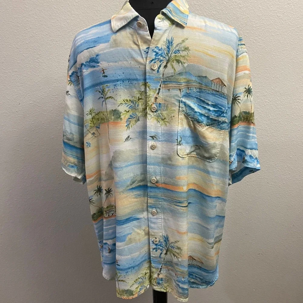 Tommy Bahama The Veracruz Cay Mens Med‎ Button Up Shirt Tropical Beach Scene